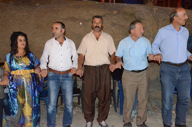 Özkan ailesinin mutlu günü 111