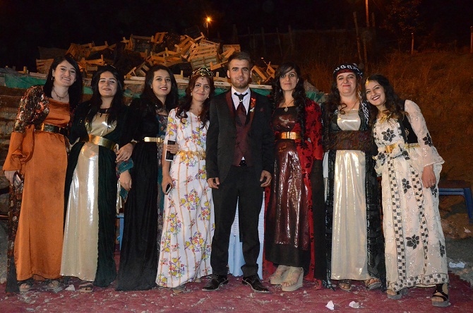 Özkan ailesinin mutlu günü 113