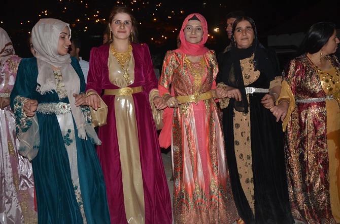 Özkan ailesinin mutlu günü 17