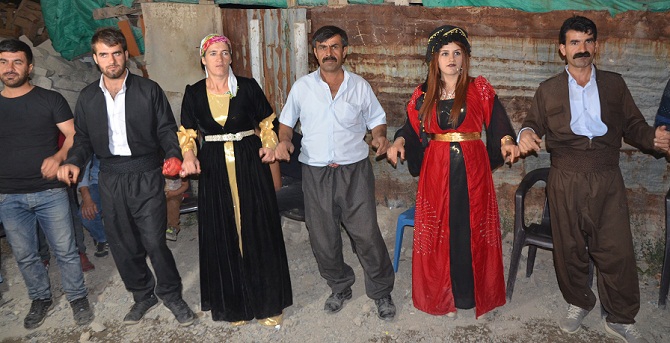 Özkan ailesinin mutlu günü 20