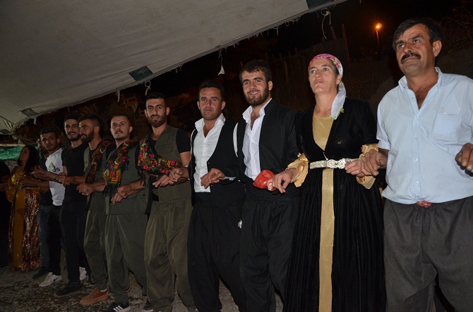 Özkan ailesinin mutlu günü 21