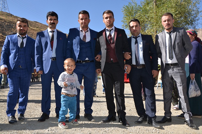 Özkan ailesinin mutlu günü 27