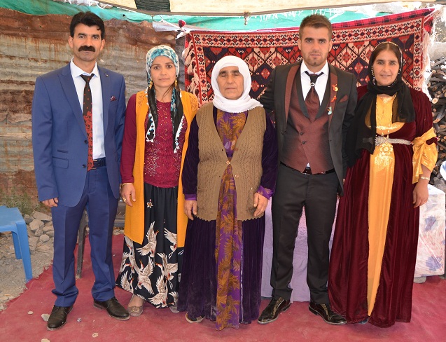 Özkan ailesinin mutlu günü 36