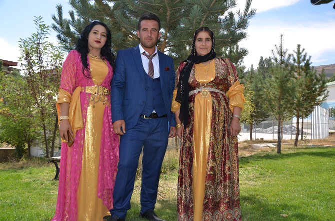 Özkan ailesinin mutlu günü 49