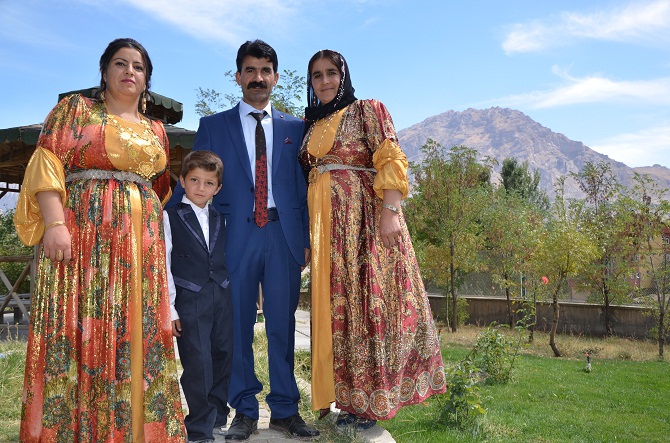 Özkan ailesinin mutlu günü 51