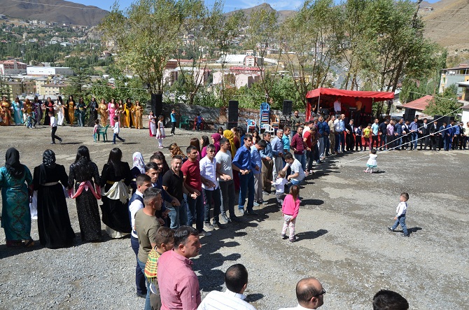 Özkan ailesinin mutlu günü 57