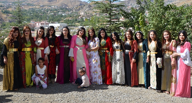 Özkan ailesinin mutlu günü 60