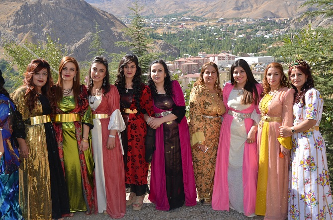 Özkan ailesinin mutlu günü 61