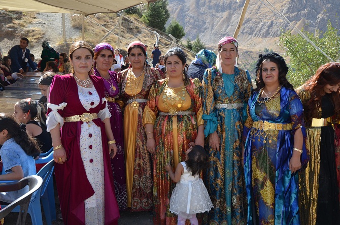 Özkan ailesinin mutlu günü 62