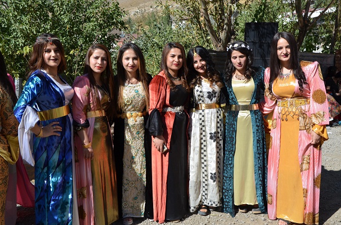 Özkan ailesinin mutlu günü 64