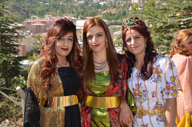 Özkan ailesinin mutlu günü 65