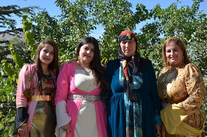 Özkan ailesinin mutlu günü 66