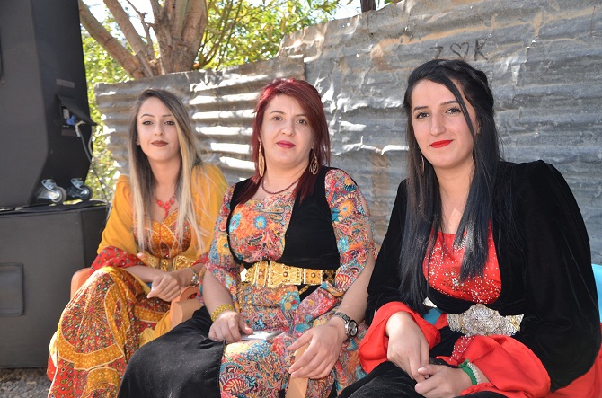 Özkan ailesinin mutlu günü 67