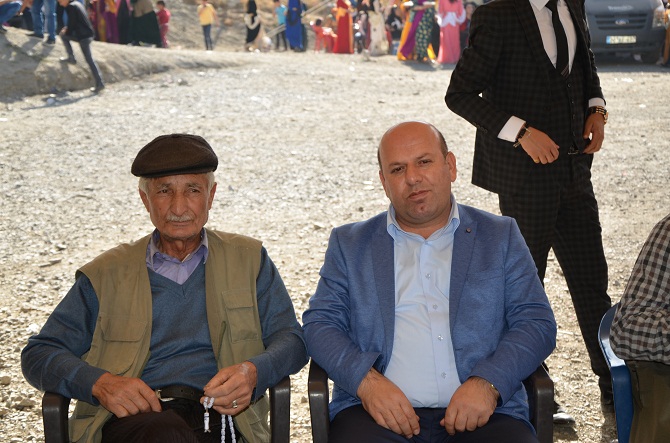 Özkan ailesinin mutlu günü 69