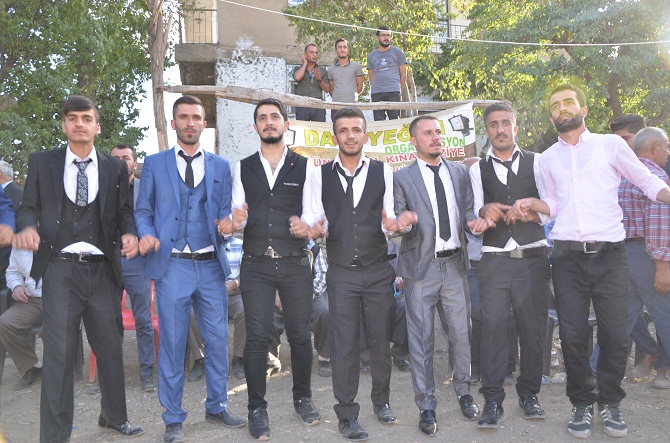 Özkan ailesinin mutlu günü 71