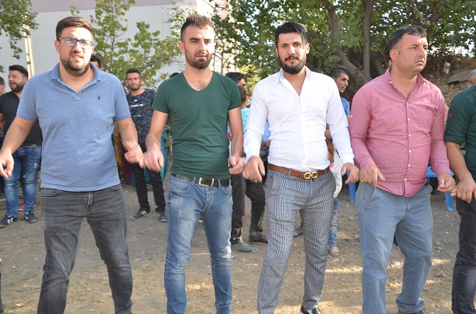 Özkan ailesinin mutlu günü 73