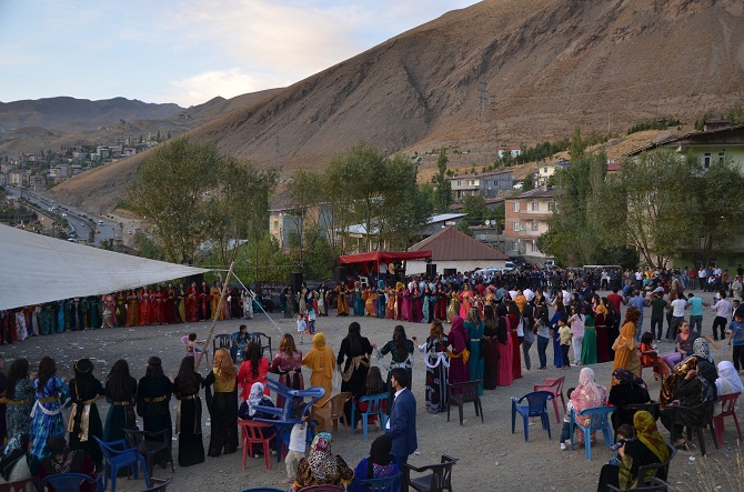 Özkan ailesinin mutlu günü 89