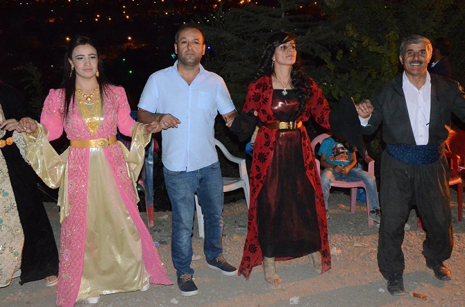 Özkan ailesinin mutlu günü 97