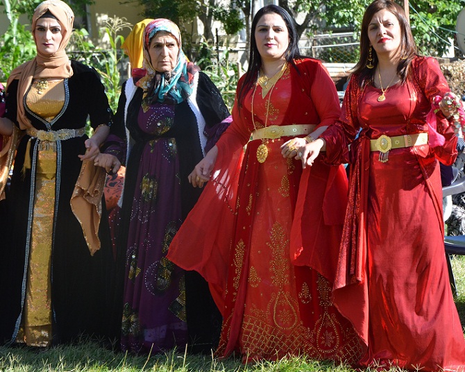 Akbaş ailesinin mutlu günü 16