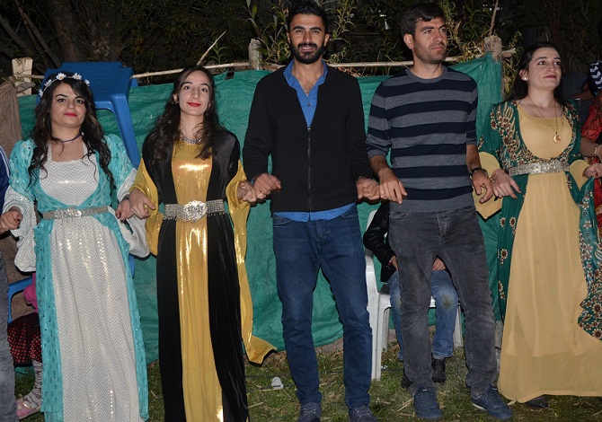 Akbaş ailesinin mutlu günü 33