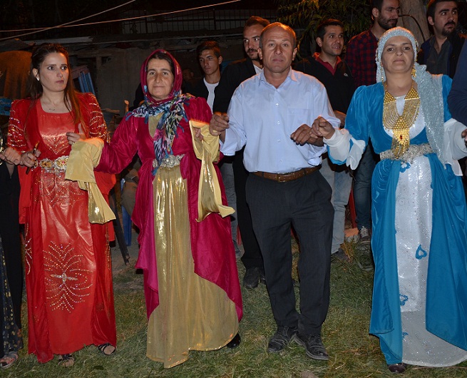 Akbaş ailesinin mutlu günü 36