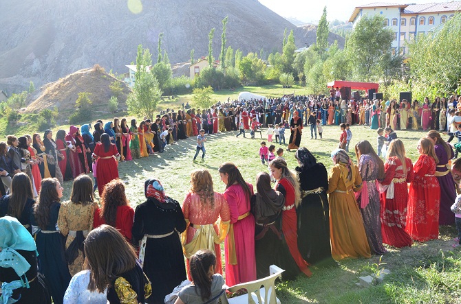 Akbaş ailesinin mutlu günü 40