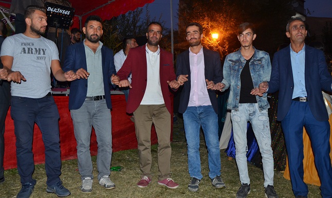 Akbaş ailesinin mutlu günü 44