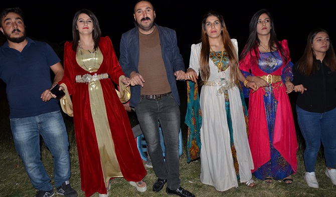 Akbaş ailesinin mutlu günü 57