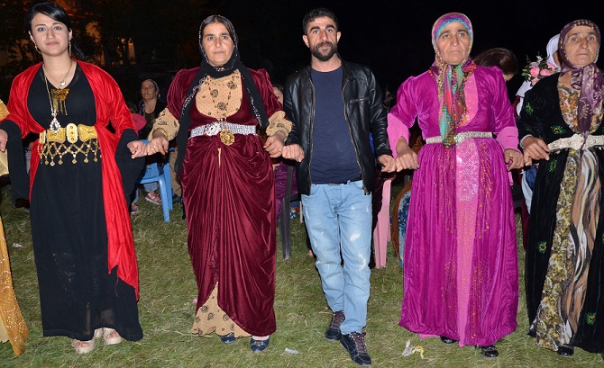 Akbaş ailesinin mutlu günü 59