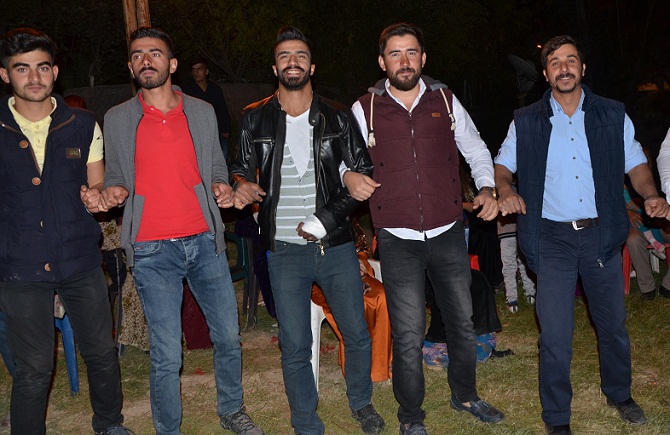 Akbaş ailesinin mutlu günü 63