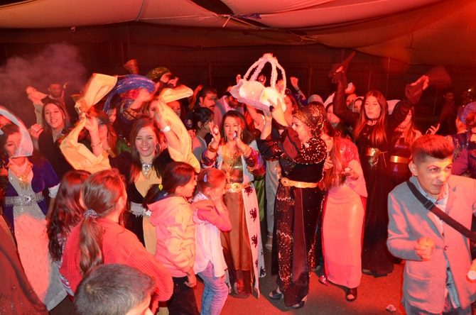 Ediş ailesinin mutlu günü 60