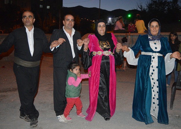 Tutkal ve Erol ailesinin mutlu günü 15