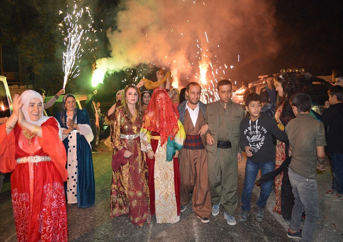 Tutkal ve Erol ailesinin mutlu günü 24