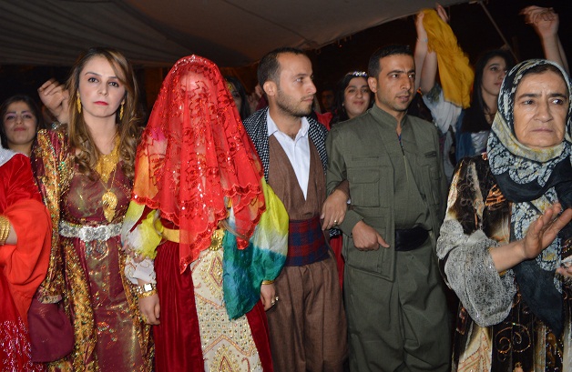 Tutkal ve Erol ailesinin mutlu günü 25