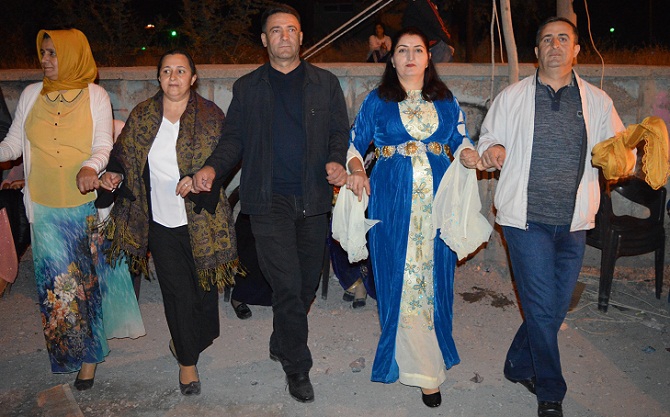 Tutkal ve Erol ailesinin mutlu günü 26