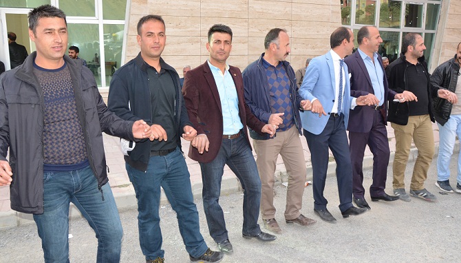 Özkan ailesinin mutlu günü 13