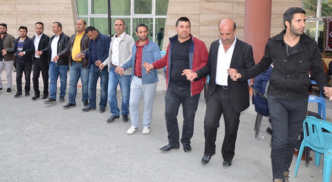 Özkan ailesinin mutlu günü 14