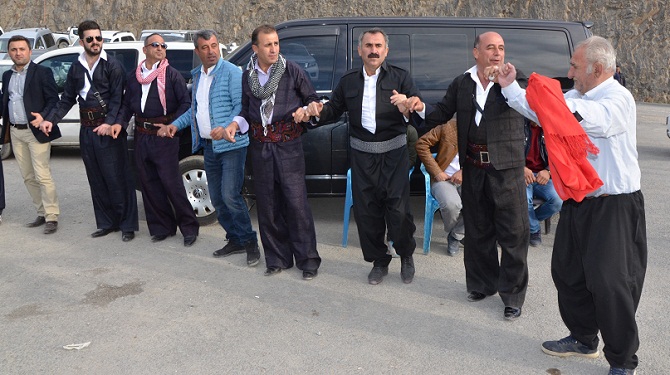 Özkan ailesinin mutlu günü 17