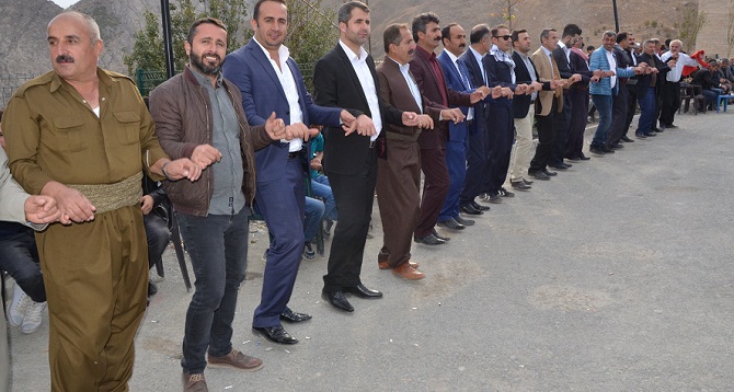 Özkan ailesinin mutlu günü 23