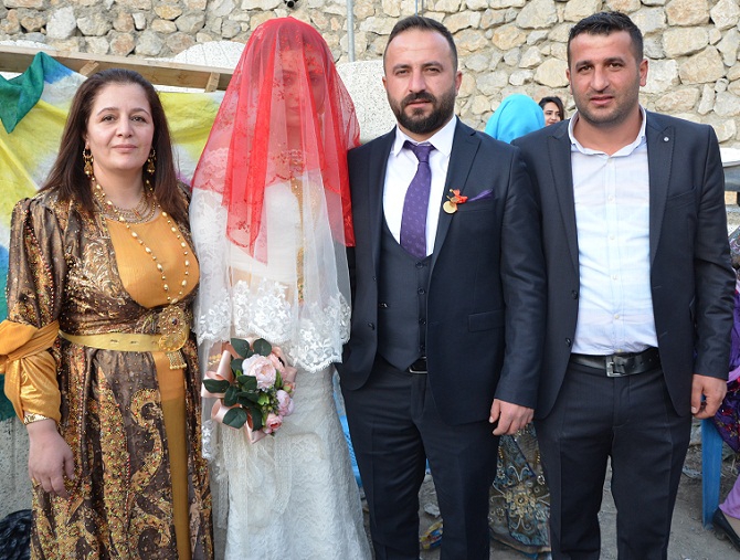 Özkan ailesinin mutlu günü 9