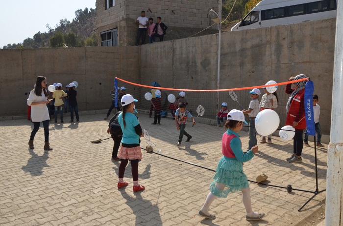 Hakkari 'Mobil Gençlik Merkezi' sınırdaki çocukları sevindirdi 14