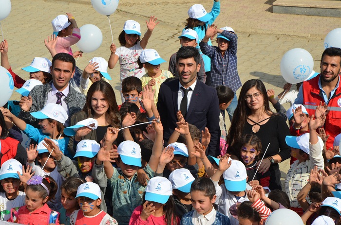 Hakkari 'Mobil Gençlik Merkezi' sınırdaki çocukları sevindirdi 20