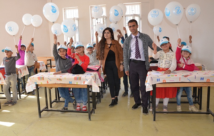 Hakkari 'Mobil Gençlik Merkezi' sınırdaki çocukları sevindirdi 6