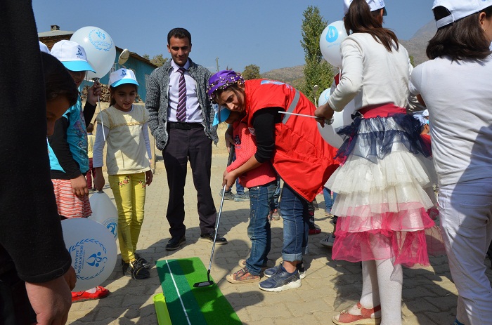 Hakkari 'Mobil Gençlik Merkezi' sınırdaki çocukları sevindirdi 9