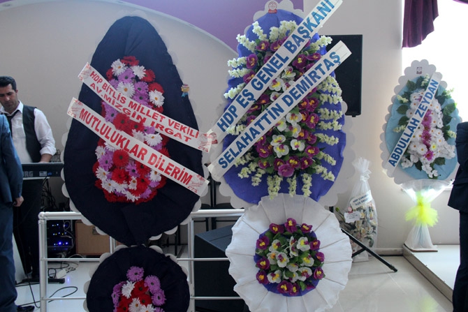 HDP Hakkari Milletvekili Akdoğan dünya evine girdi 12