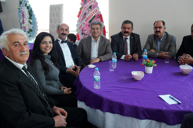 HDP Hakkari Milletvekili Akdoğan dünya evine girdi 14