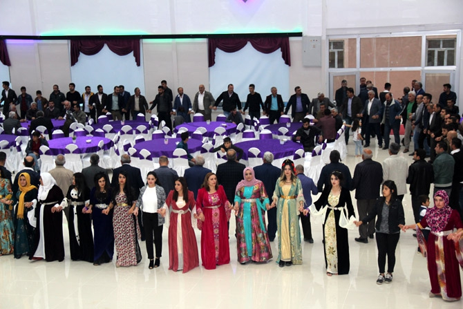 HDP Hakkari Milletvekili Akdoğan dünya evine girdi 15