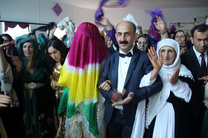 HDP Hakkari Milletvekili Akdoğan dünya evine girdi 45