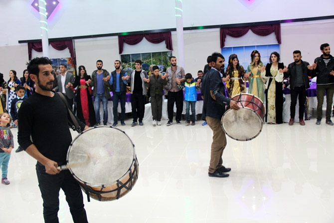 HDP Hakkari Milletvekili Akdoğan dünya evine girdi 46