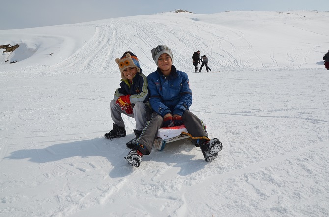 Hakkarili kayak severlerin şebeke çilesi 10